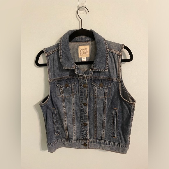 Canyon River Blues Women’s Denim Vest in Size L/XL - Picture 1 of 4